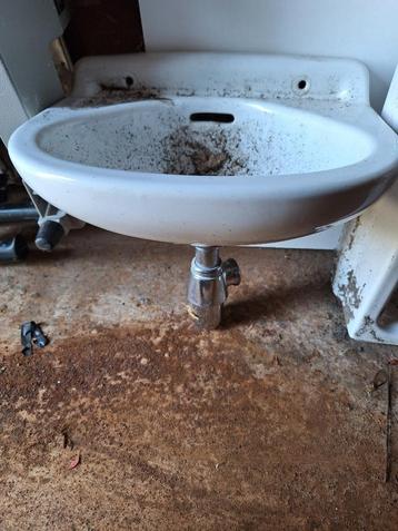 Jaren '20 wc wastafeltje beschikbaar voor biedingen