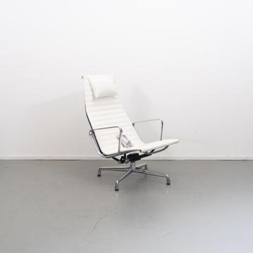 1x Vitra Eames EA 124 Fauteuil Wit Leer - Chroom beschikbaar voor biedingen
