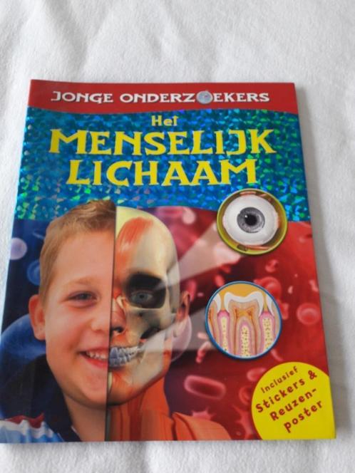 NIEUW Boek Jonge Onderzoekers Het Menselijk Lichaam+stickers, Boeken, Kinderboeken | Jeugd | onder 10 jaar, Nieuw, Non-fictie