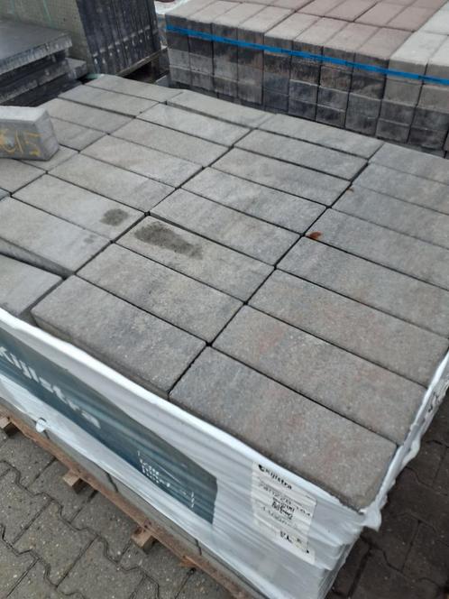 Restpartij longstones opritstenen - ocean - 12,8m², Tuin en Terras, Tegels en Klinkers, Zo goed als nieuw, Klinkers, Beton, 10 m² of meer
