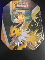 Pokemon Eevee Evolution Jolteon V tin box sealed !, Hobby en Vrije tijd, Verzamelkaartspellen | Pokémon, Ophalen of Verzenden