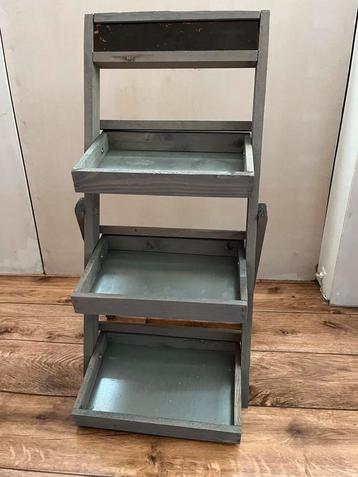 Etagère, 3 laags, trap, happy stones standaard, hout beschikbaar voor biedingen