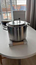 SIGG pan, Huis en Inrichting, Keuken | Potten en Pannen, Ophalen of Verzenden, Zo goed als nieuw, Rvs, Kookpan of Snelkookpan