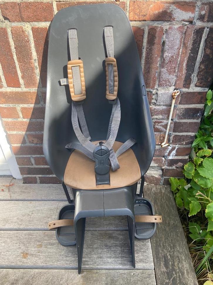 Urban Ikki fietsstoel, Fietsen en Brommers, Fietsaccessoires | Fietsstoeltjes, Gebruikt, Achterzitje, 15 t/m 25 kg, Voetsteuntjes