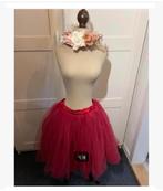 Petticoat wijnrood, past altijd, 41 cm lang, krans hoofd, Antiek en Kunst, Ophalen of Verzenden