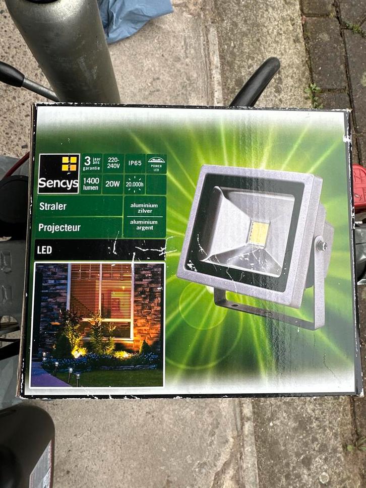 Sencys LED Schijnwerper 20W, Tuin en Terras, Buitenverlichting, Zo goed als nieuw, Spots, Aluminium, Minder dan 50 watt, Netvoeding