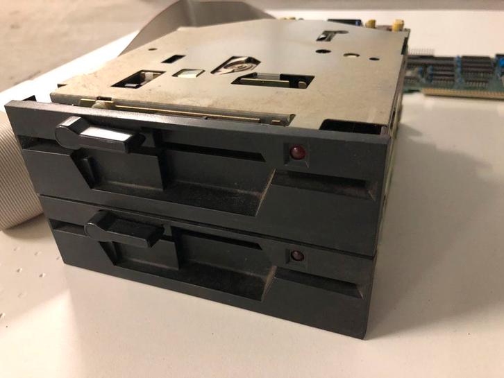 Copal 5.25" Diskettedrives JA2-5166 set + ISA controller., Computers en Software, Vintage Computers, Ophalen of Verzenden