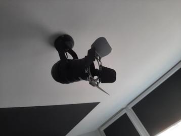 Plafondlamp beschikbaar voor biedingen