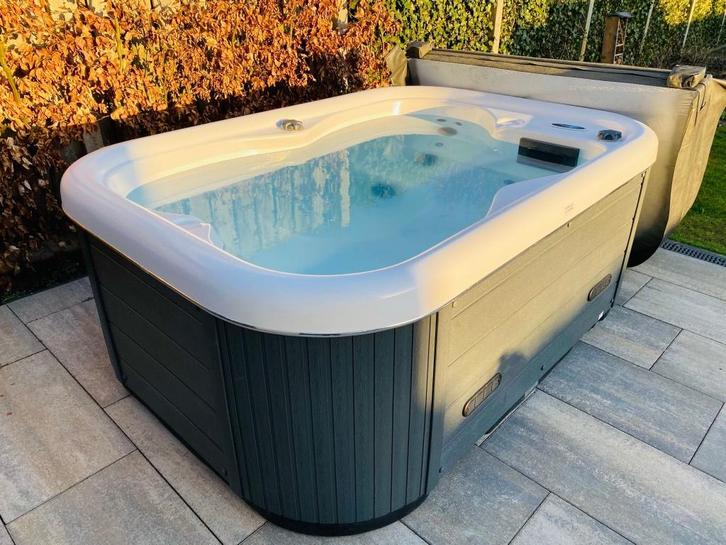Spa 3 persoons merk Balboa, Tuin en Terras, Bubbelbaden en Hottubs, Zo goed als nieuw, Vast, Filter, Ophalen of Verzenden