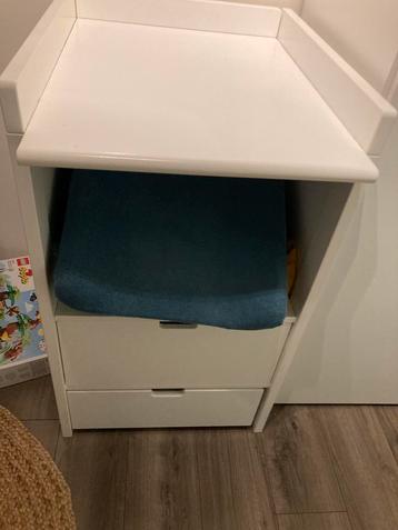 Compacte commode wit beschikbaar voor biedingen