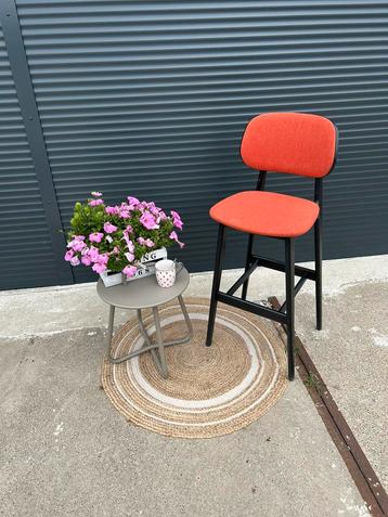 Design barkruk, zithoogte 80 cm. beschikbaar voor biedingen