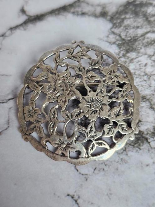 Zilveren broche, Sieraden, Tassen en Uiterlijk, Broches, Zo goed als nieuw, Zilver, Zilver, 4 tot 7 cm, Ophalen of Verzenden