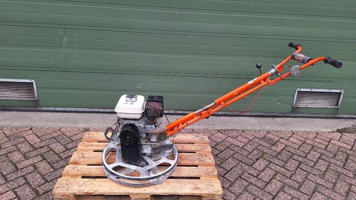 Beton vlinder-machine / vlakspaan / vloervlinder trilbalk, Doe-het-zelf en Verbouw, Gereedschap | Overige machines, Gebruikt, Ophalen