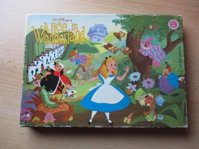 Disney Alice in Wonderland stempeldoos  oud!  Multi Print, Verzamelen, Disney, Gebruikt, Beeldje of Figuurtje, Overige figuren