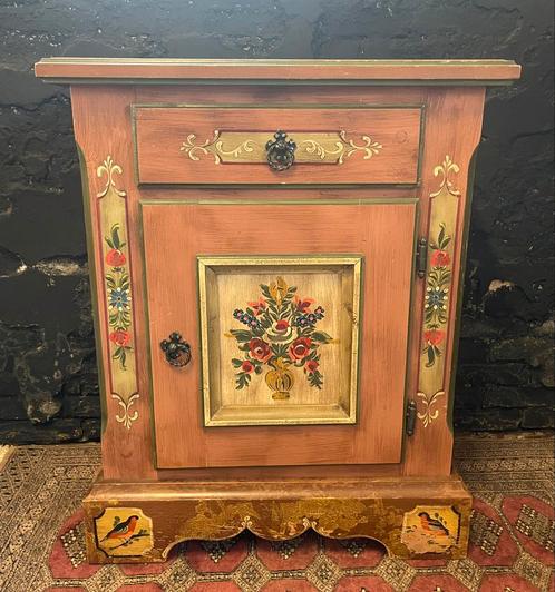 Vintage Voglauer nachtkastje kastje handbeschilderd bloemen, Huis en Inrichting, Slaapkamer | Nachtkastjes, Gebruikt, 70 cm of meer