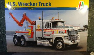 Ford LTL 9000 US Wrecker 1:24 Italeri