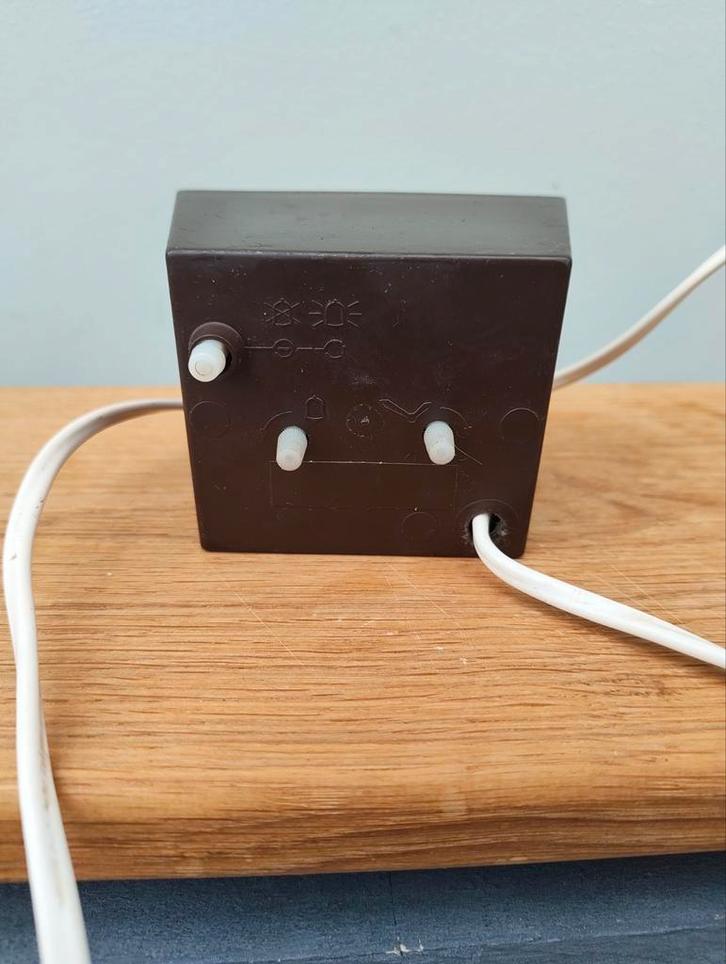 Retro Wekker met Netsnoer - Vintage Charme, Antiek en Kunst, Antiek | Klokken, Ophalen of Verzenden