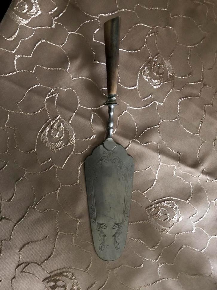 Taartschep met benen handvat, Antiek en Kunst, Antiek | Bestek, Ophalen of Verzenden