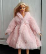 Barbie kleding nieuw - Bontjas lange jas winterjas lichtroze, Ophalen of Verzenden, Nieuw, Barbie