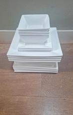 Wit vierkant servies xenos met zilverkleurig bestek, Huis en Inrichting, Keuken | Servies, Ophalen