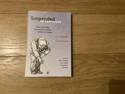 Suspended in language Niels Bohr's life, discoveries, and he, Boeken, Stripboeken, Zo goed als nieuw, Eén stripboek, Ophalen of Verzenden