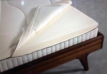(H)EERLIJK NATUUR RUBBER MATRAS (GREENSLEEP) /compleet bed! beschikbaar voor biedingen