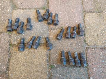 20 wiel bouten Opel (Zafira) beschikbaar voor biedingen