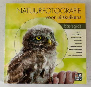 Natuurfotografie voor uilskuikens - alles in de hand beschikbaar voor biedingen