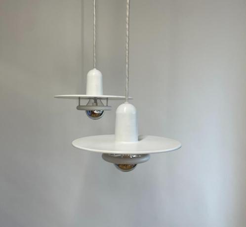 2x Fog & Mørup hanglamp Optima door Hans Due, Huis en Inrichting, Lampen | Hanglampen, Gebruikt, Minder dan 50 cm, Kunststof, Metaal