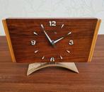 te koop: Junghans houten tafelklok, retro vintage jaren 70, Ophalen of Verzenden, Gebruikt, Analoog, Wekker of Tafelklok