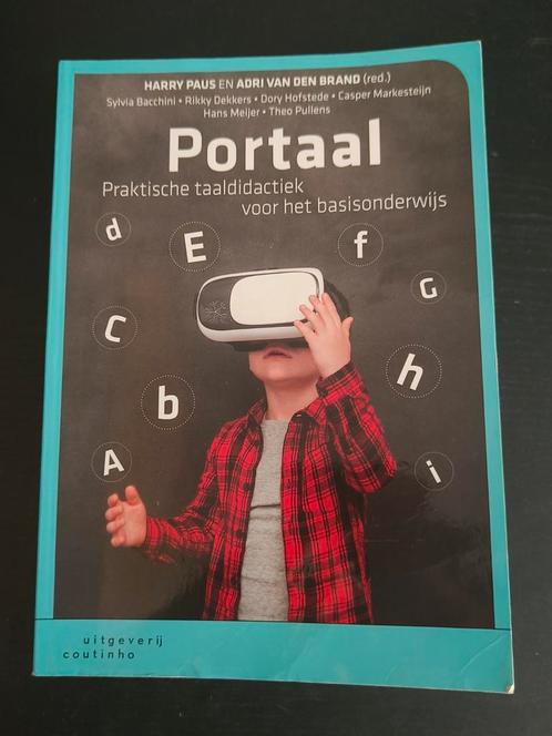 Adri van den Brand - Portaal, Boeken, Wetenschap, Zo goed als nieuw, Sociale wetenschap, Ophalen