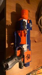 Nerfgeweer (elektrisch) en pistooltje, Ophalen of Verzenden, Zo goed als nieuw