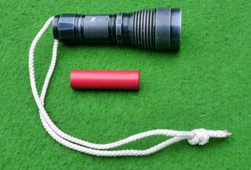 Led duiklamp met polsband en oplaadbare batterij beschikbaar voor biedingen