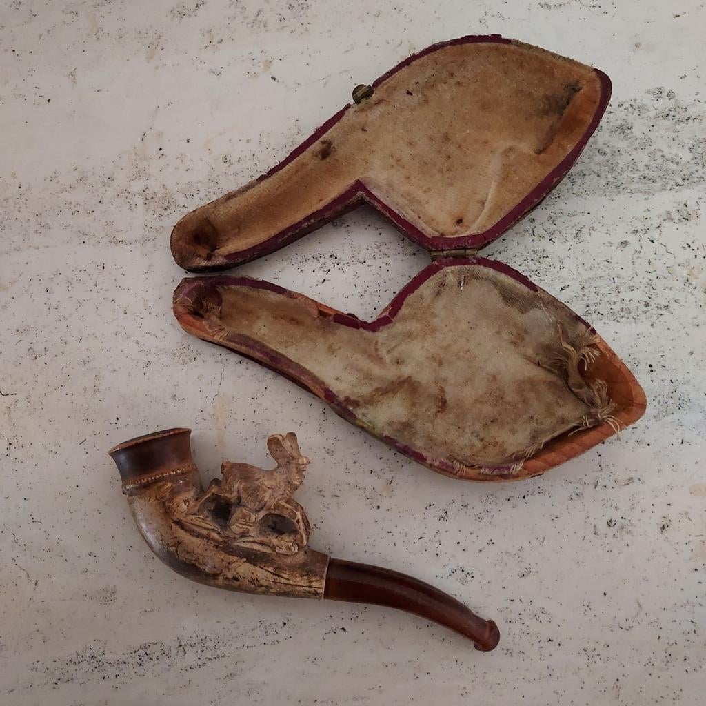 Meerschuim Pijp met Foudraal met  dier  - 11 cm, Antiek en Kunst, Ophalen of Verzenden