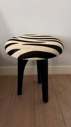 Design kruk J-Line rond met zebraprint en zwarte poten, Ophalen of Verzenden, Zo goed als nieuw, Hout