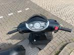 Piaggio new fly, Fietsen en Brommers, Scooters | Piaggio, Gebruikt, Maximaal 45 km/u, Ophalen of Verzenden, Fly