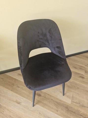 Zwarte Suède Eetkamerstoelen - Zo Goed Als Nieuw beschikbaar voor biedingen