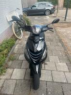 Piaggio zip 2019 50cc 4 takt iget, Fietsen en Brommers, Scooters | Piaggio, Ophalen, Maximaal 45 km/u, Zip, Zo goed als nieuw