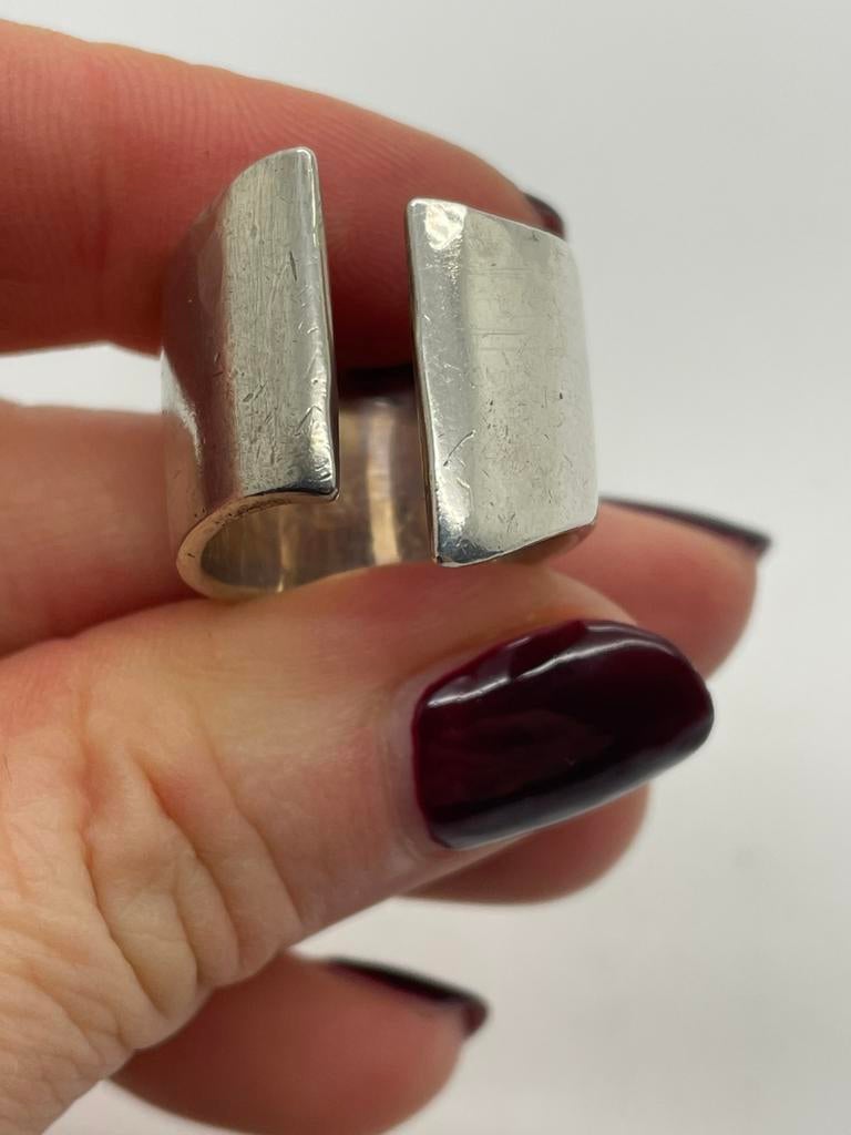 B330 Prachtige zilveren modernist ring (verstelbaar), Ophalen of Verzenden, Zo goed als nieuw, X, Dame