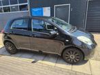 Toyota Yaris 1.3 VVT-i Now Airco, CV en Nette Auto, Auto's, Toyota, Voorwielaandrijving, Gebruikt, Zwart, 4 cilinders