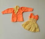 Vintage katoenen jurk en jasje voor barbie pop, Verzamelen, Poppen, Kleertjes, Zo goed als nieuw, Verzenden