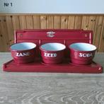 EMAILLE ROOD ZAND ZEEP EN SODA MET REKJE MET GOUDEN BIES., Antiek en Kunst, Ophalen of Verzenden