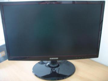 Pc scherm toetsenbord muis Samsung beschikbaar voor biedingen
