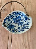 Antiek Delts blauw bonbonschaaltje met zilveren hengsel, Antiek en Kunst, Ophalen of Verzenden