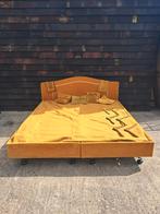 Vintage bed met fluwelen Orange stof, Ophalen, Verstelbaar, Tweepersoons, Zo goed als nieuw