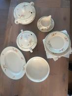 17-delig servies met bloemetjes, Antiek en Kunst, Ophalen