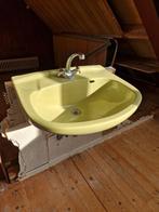 Vintage olijfgroene wastafel, Huis en Inrichting, Badkamer | Badkamermeubels, Gebruikt, Ophalen