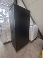 patchkast serverkast, Computers en Software, Serverkasten, Ophalen, Zo goed als nieuw, Geperforeerd, Geperforeerd