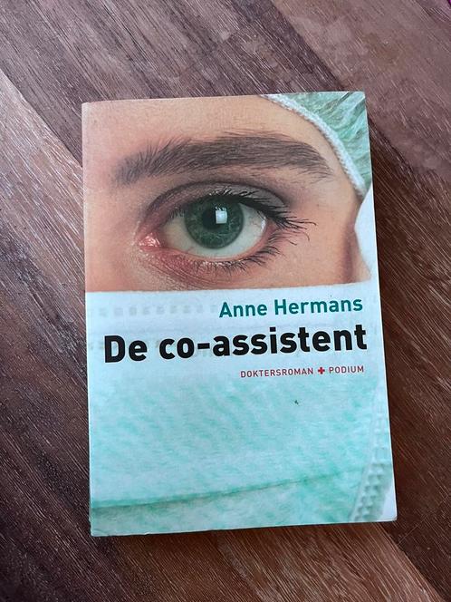 De co-assistent, Boeken, Literatuur, Zo goed als nieuw, Ophalen of Verzenden