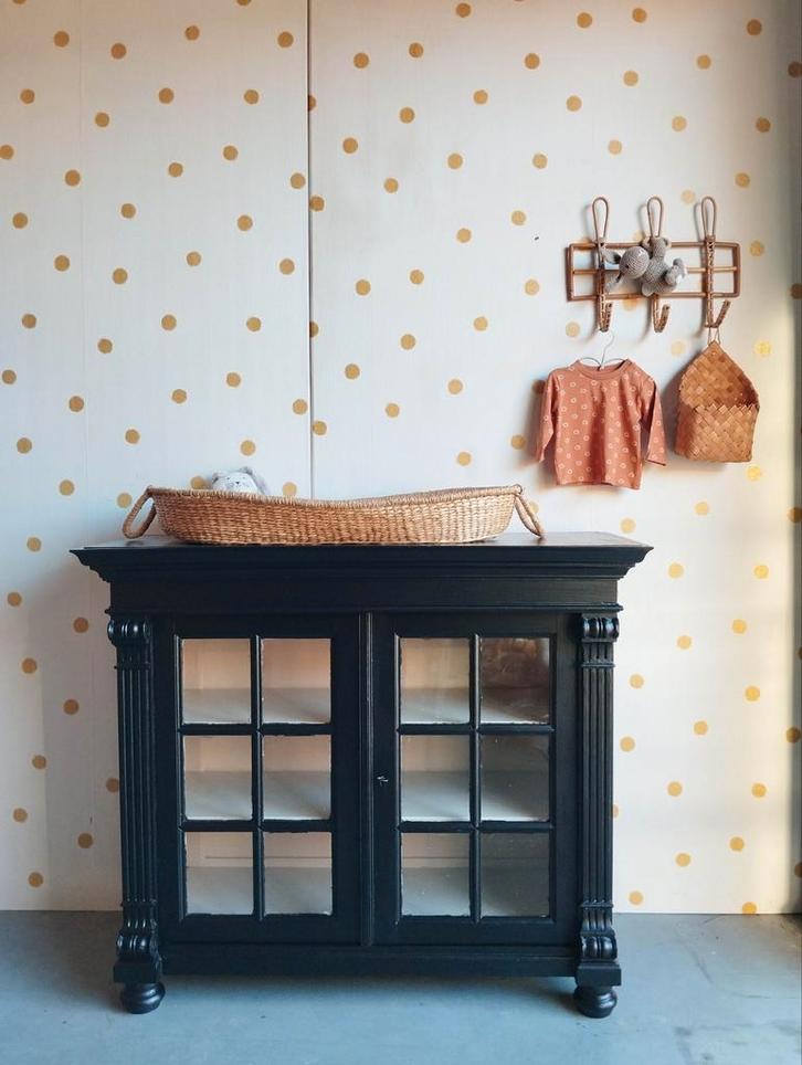 Vintage commode / massief hout / bezorgen mogelijk, Kinderen en Baby's, Kinderkamer | Commodes en Kasten, Zo goed als nieuw, 90 tot 105 cm